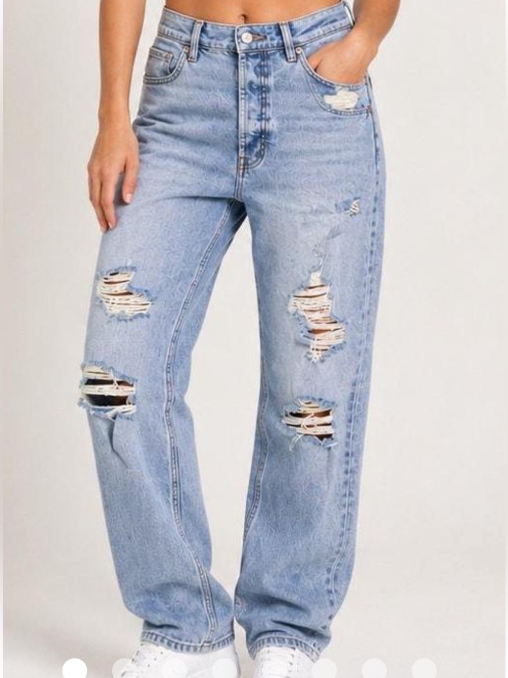 Wild Fable NWOT 4 midrise ripped Distressed medium wash denim straight leg Jeans